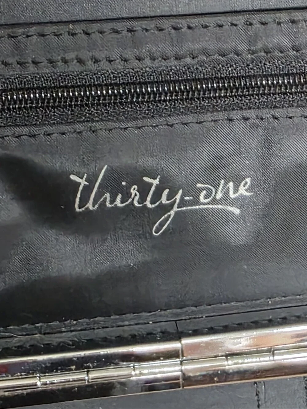 Thirty-one Black Floral Pattern Hard Case Women's Clutch Wallet